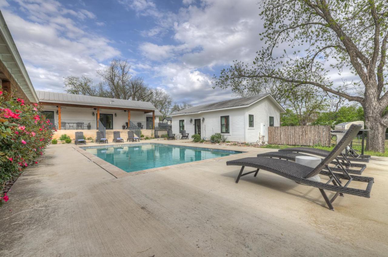 Schubert Inn Cottage - Pool - Walk To Main St Fredericksburg Ngoại thất bức ảnh