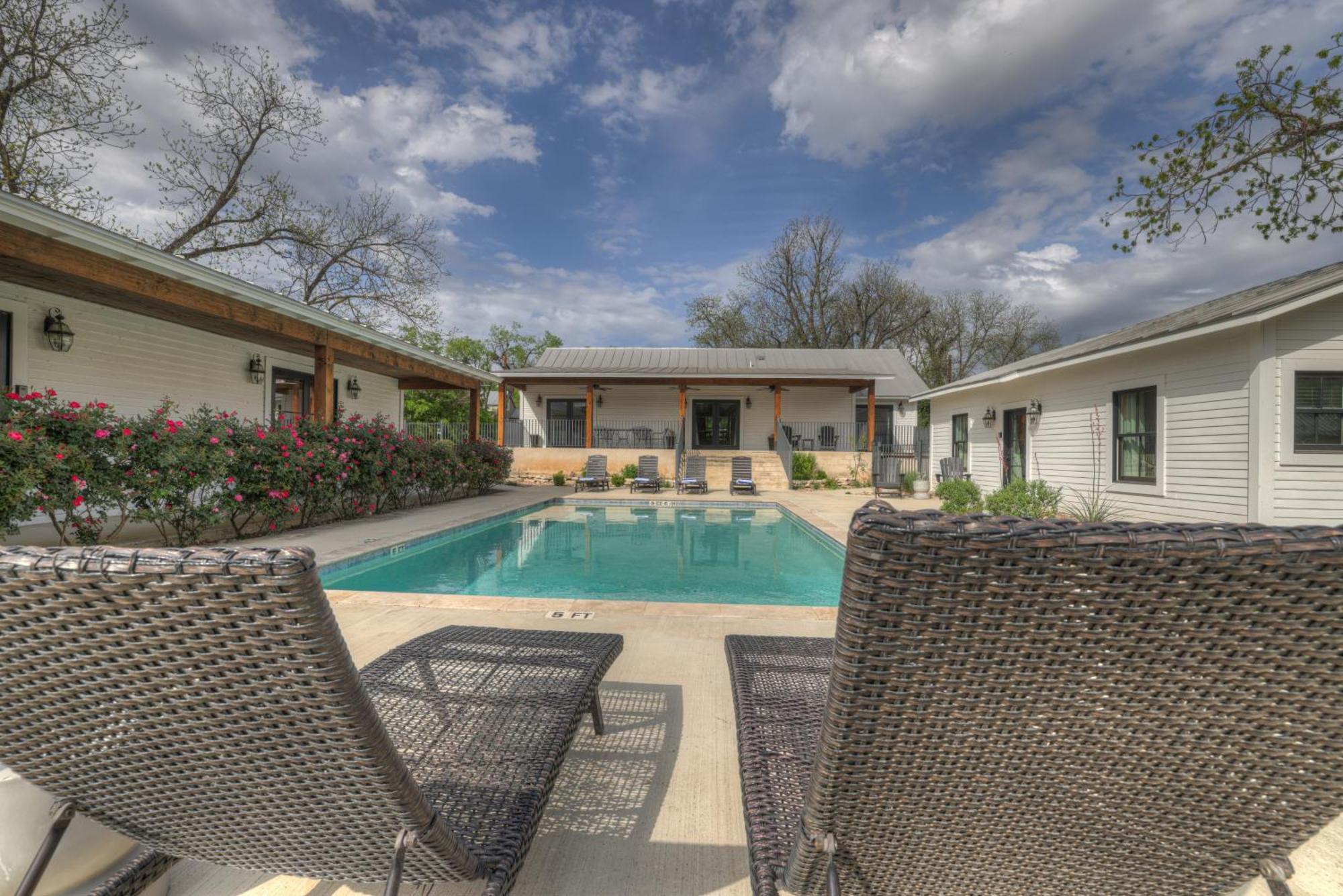 Schubert Inn Cottage - Pool - Walk To Main St Fredericksburg Ngoại thất bức ảnh