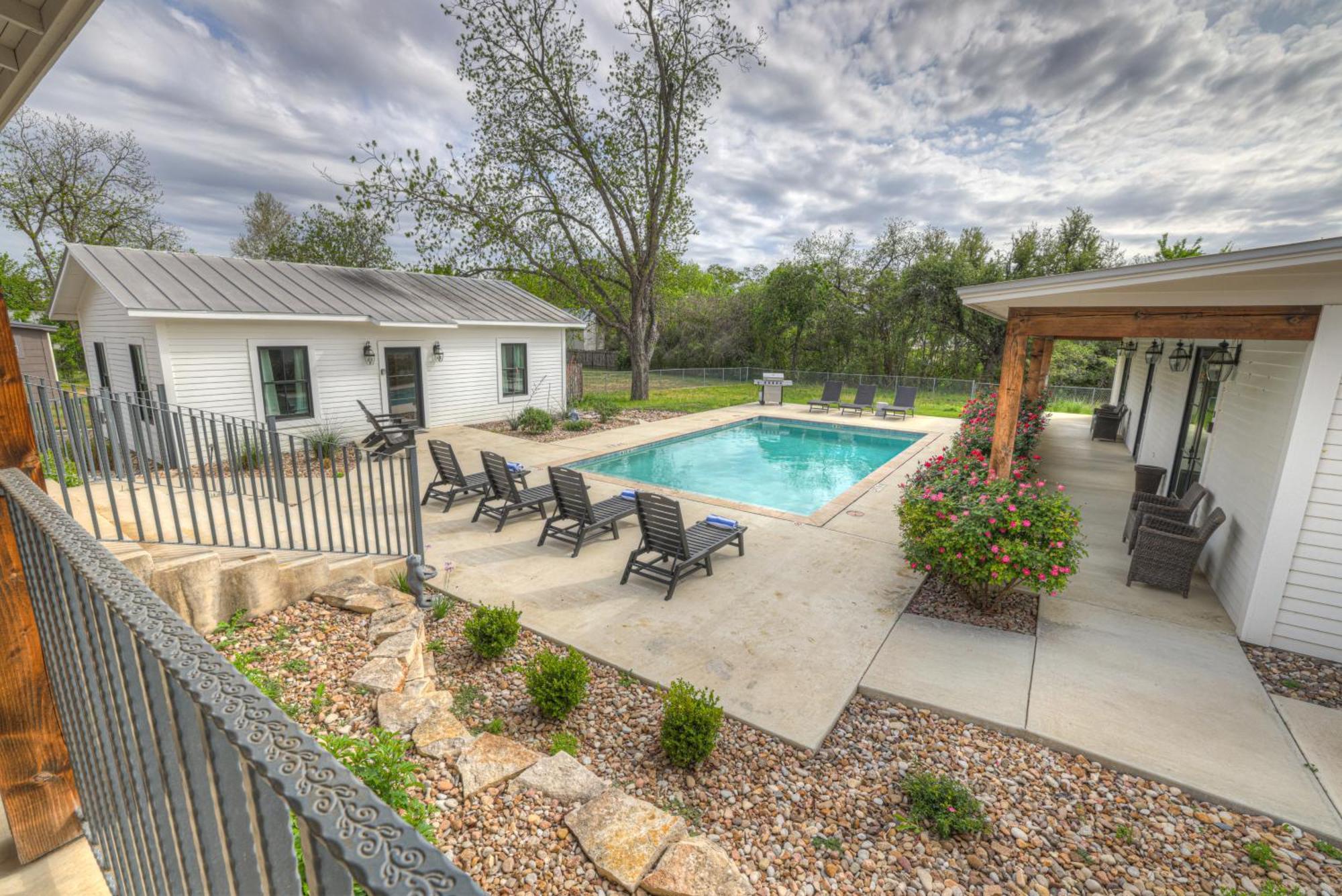 Schubert Inn Cottage - Pool - Walk To Main St Fredericksburg Ngoại thất bức ảnh